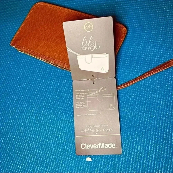 CLEVERMADE CLUCH BAG NWT - Picture 5 of 5